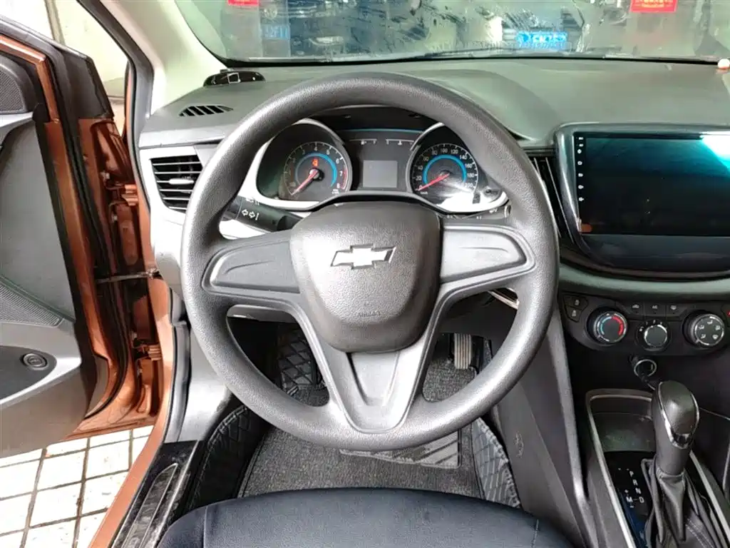 Chevrolet Cavalier 2018 — фото 11