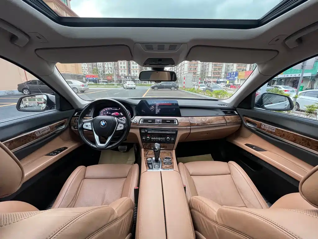 BMW 7 Series 2014 — фото 18