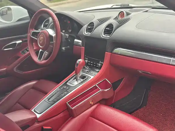 Porsche 718 2016