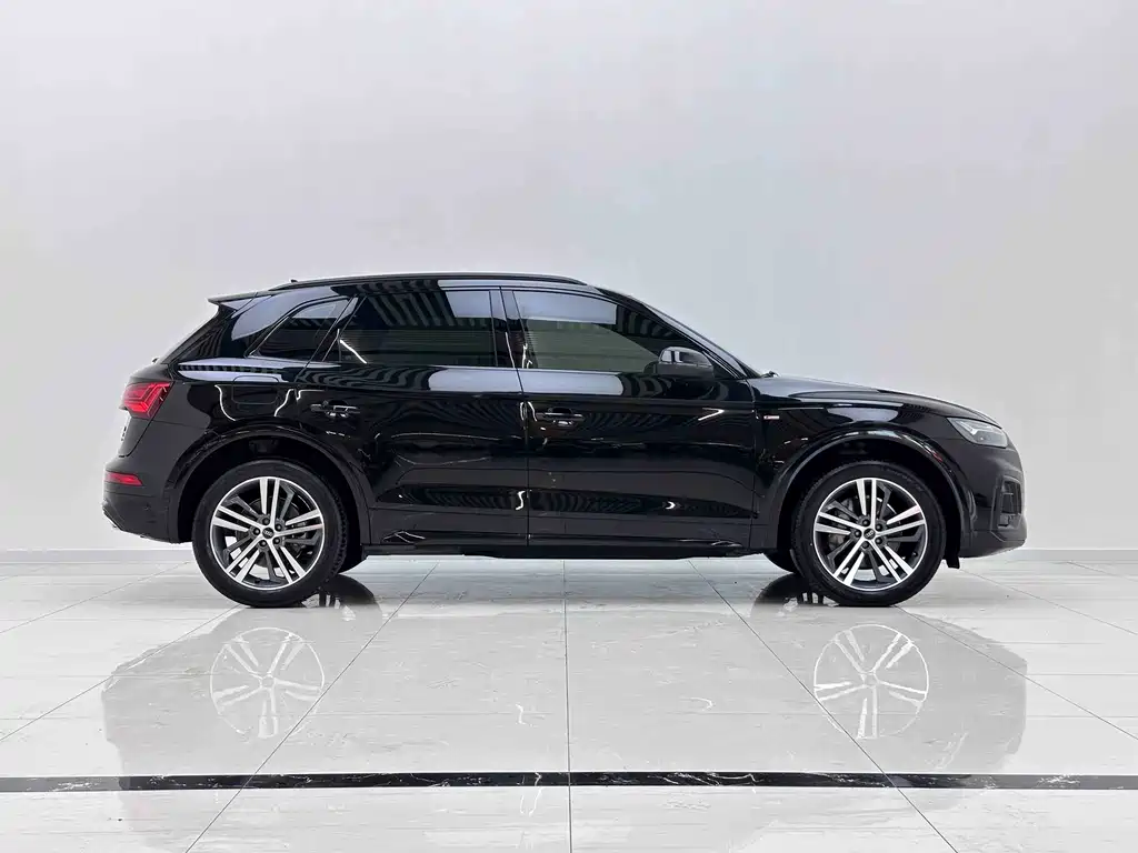 Audi Q5L 2023 — фото 4