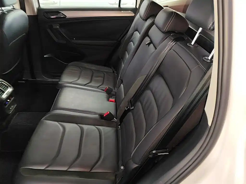 Volkswagen Tiguan L 2018 — фото 17