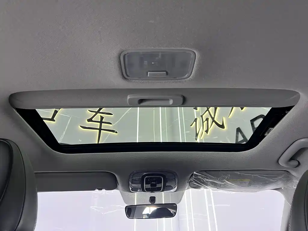 Hyundai Elantra 2023 — фото 15