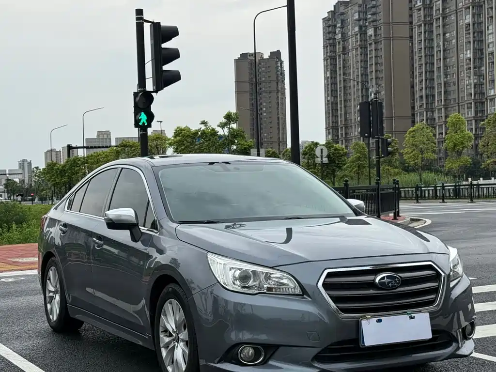 Subaru Legacy 2016 — фото 1