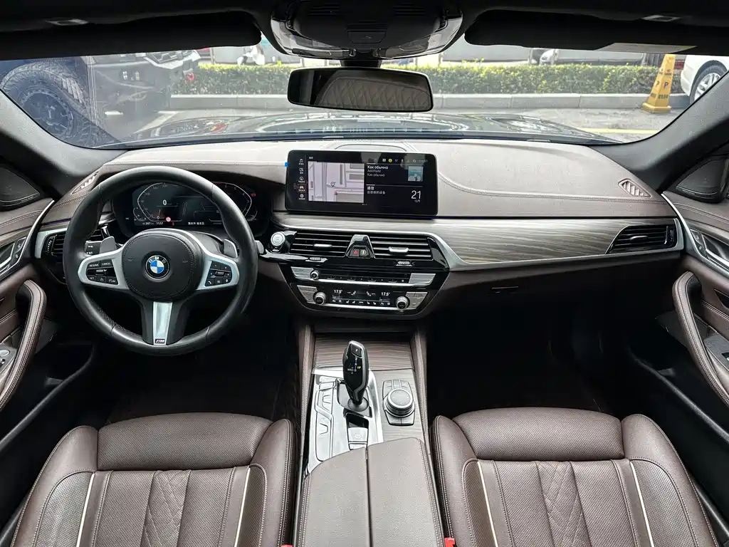 BMW 5 Series 2022 — фото 14