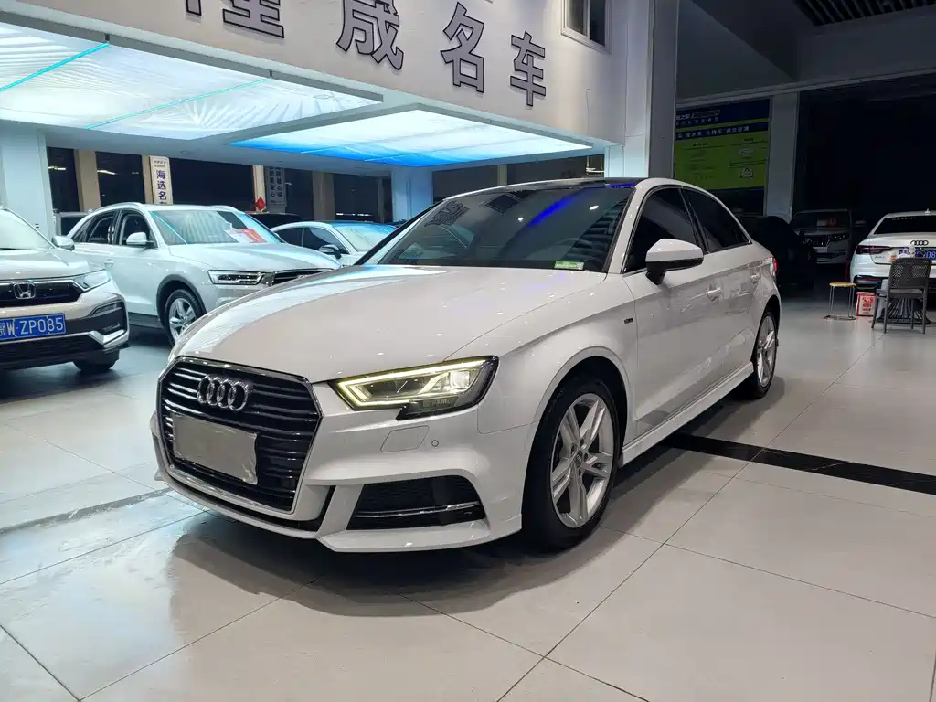 Audi A3 2019 — фото 1