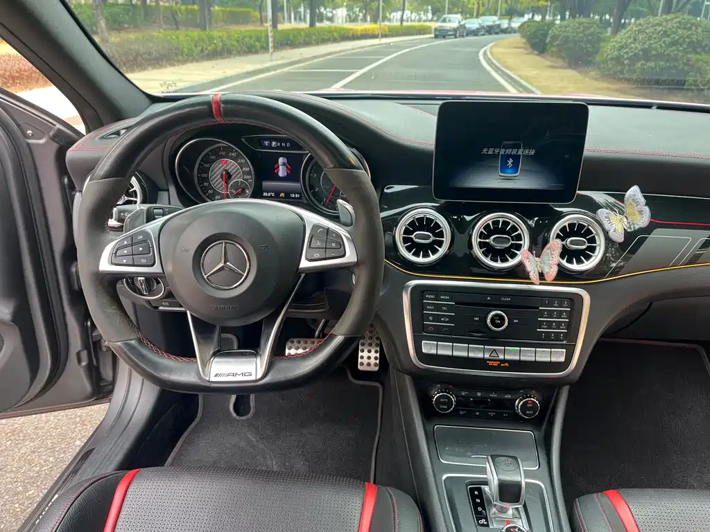 Mercedes-Benz GLA AMG 2018 — фото 14