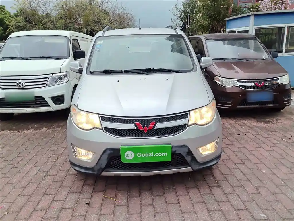 Wuling Hongguang 2015 — фото 3