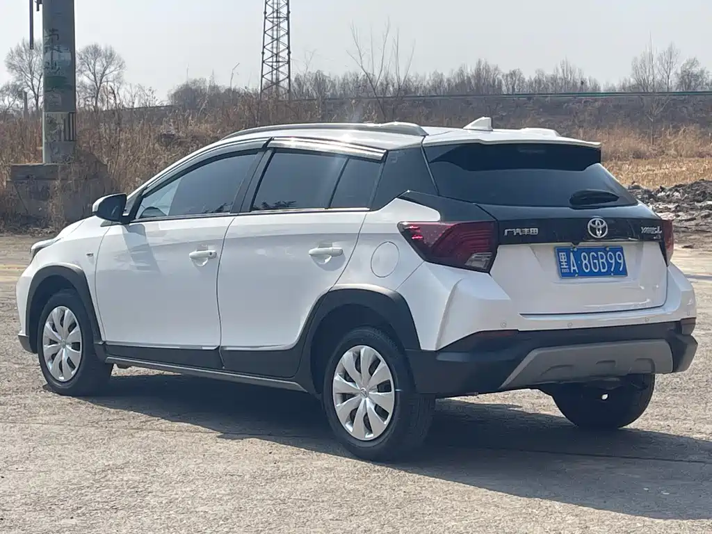 Toyota Yaris L 2022 — фото 18