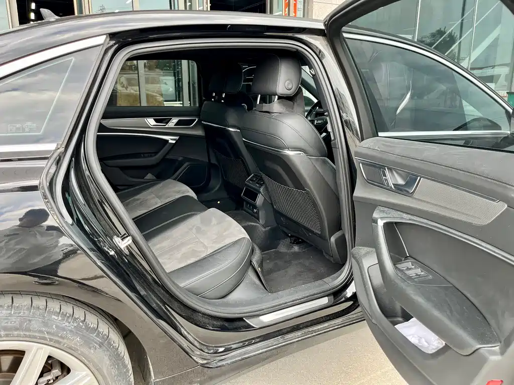 Audi A6L 2023 — фото 10