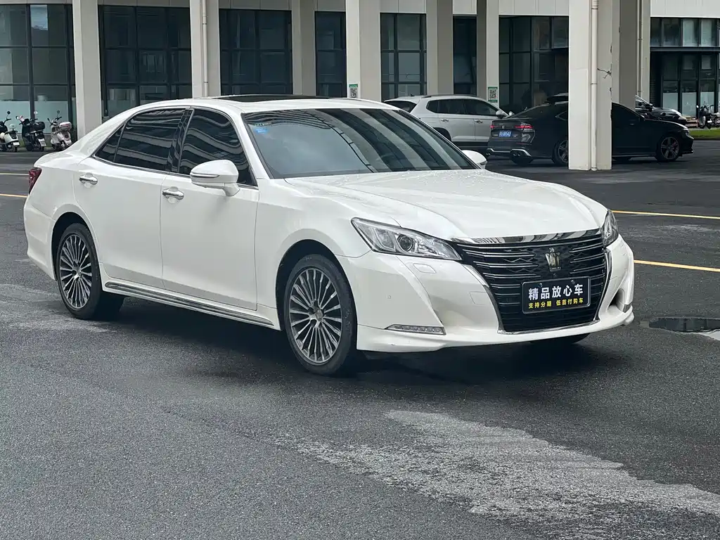 Toyota Crown 2019