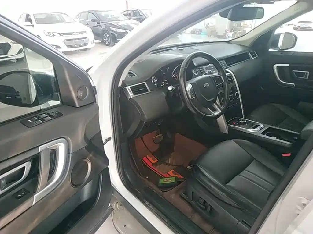 Land Rover Discovery Sport 2018 — фото 16