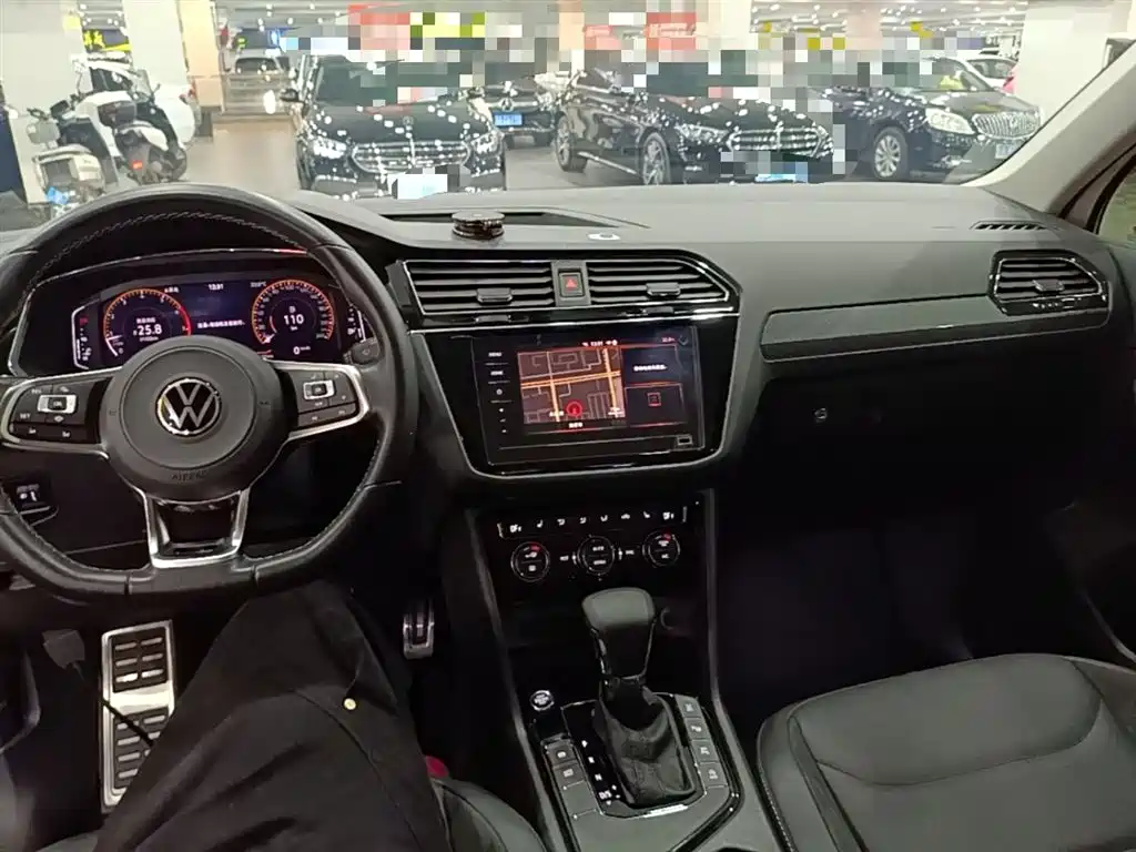 Volkswagen Tiguan L 2021 — фото 10