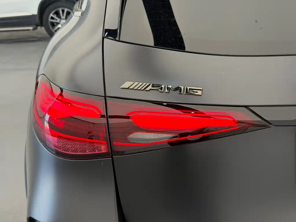 Mercedes-Benz GLC AMG 2025 — фото 12