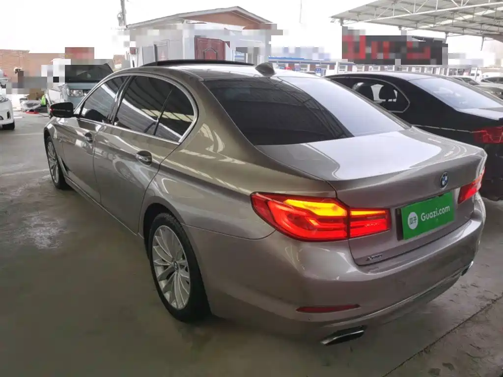 BMW 5 Series 2017 — фото 23