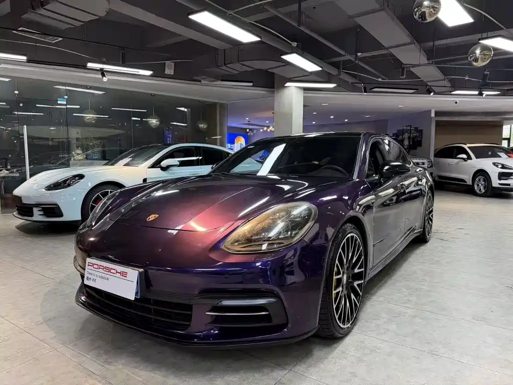 Porsche Panamera 2018 — фото 1
