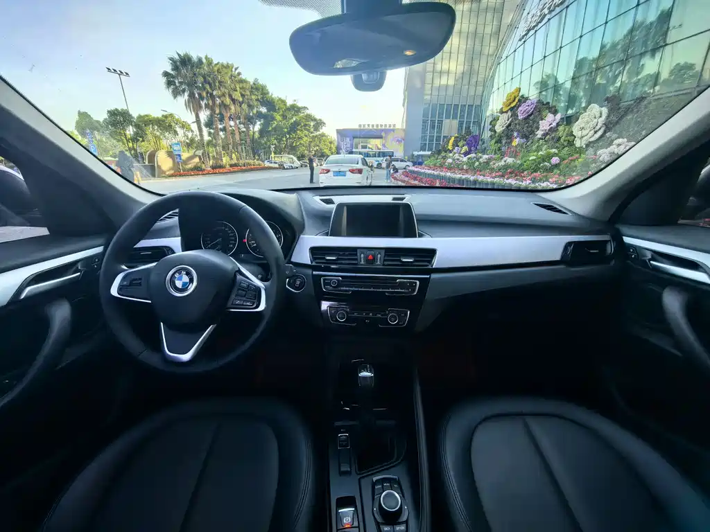 BMW X1 2017 — фото 11