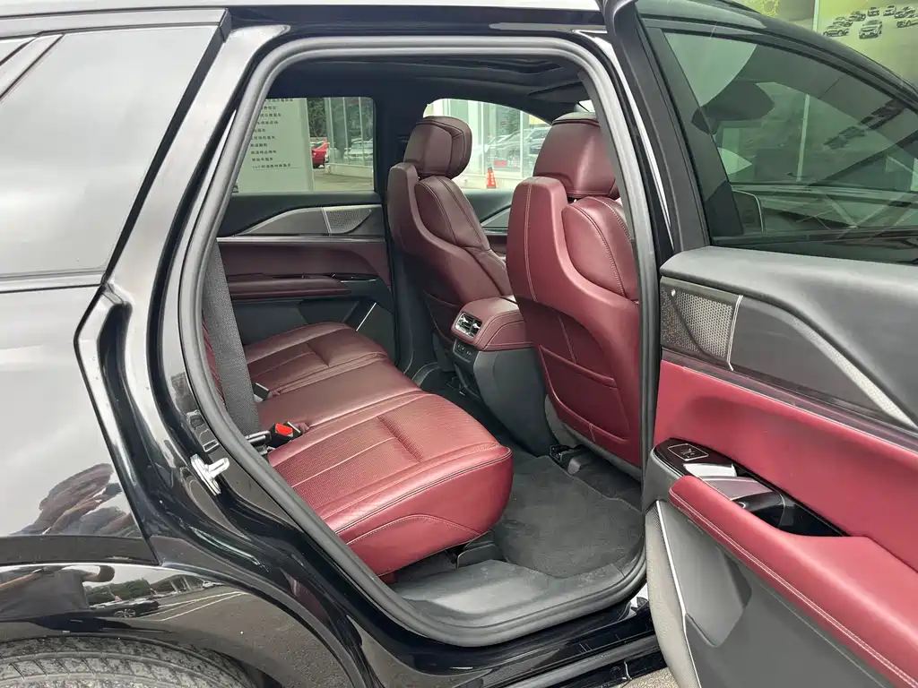 Cadillac XT5 2024 — фото 17