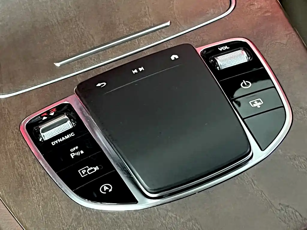 Mercedes-Benz E-Class 2023 — фото 10