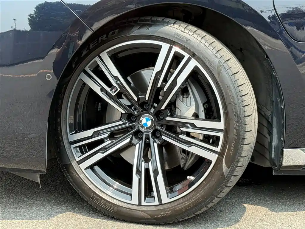 BMW i7 2025 — фото 19