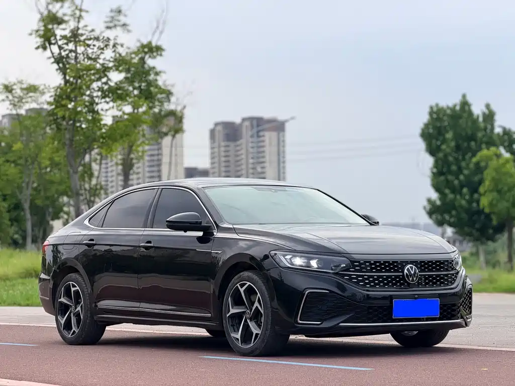 Volkswagen Passat 2024