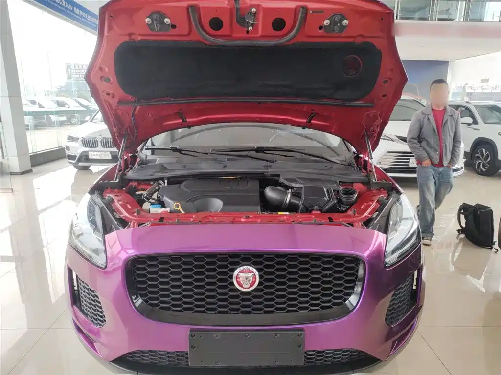 Jaguar E-PACE 2019 — фото 20