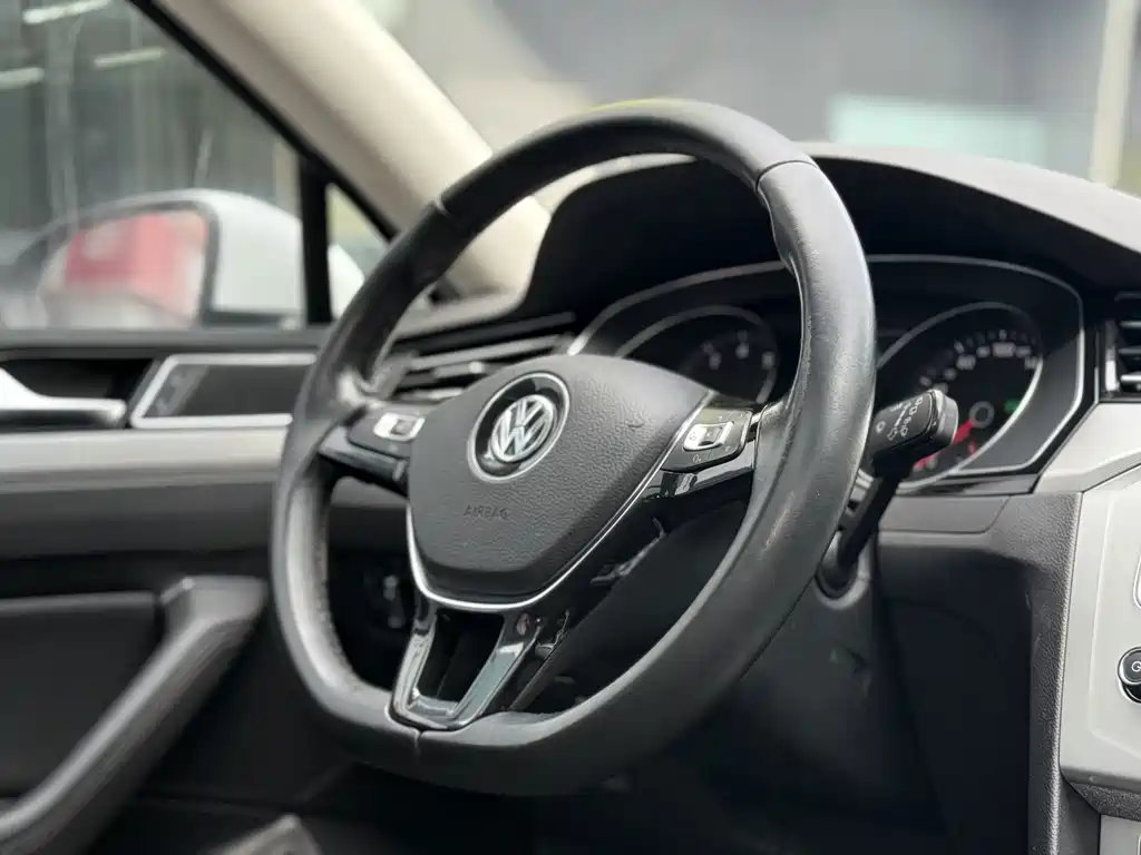 Volkswagen Viloran 2017 — фото 10