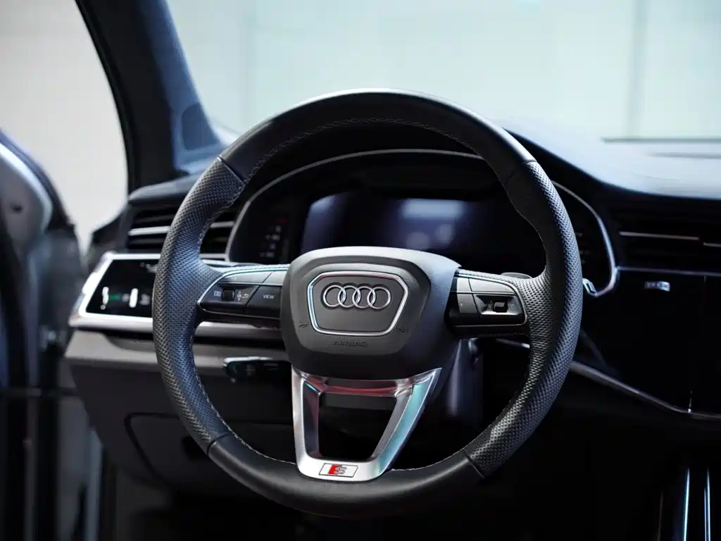 Audi SQ7 2024 — фото 29