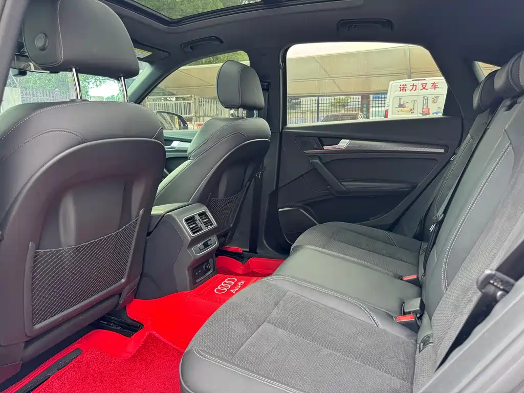 Audi Q5L Sportback 2022 — фото 8