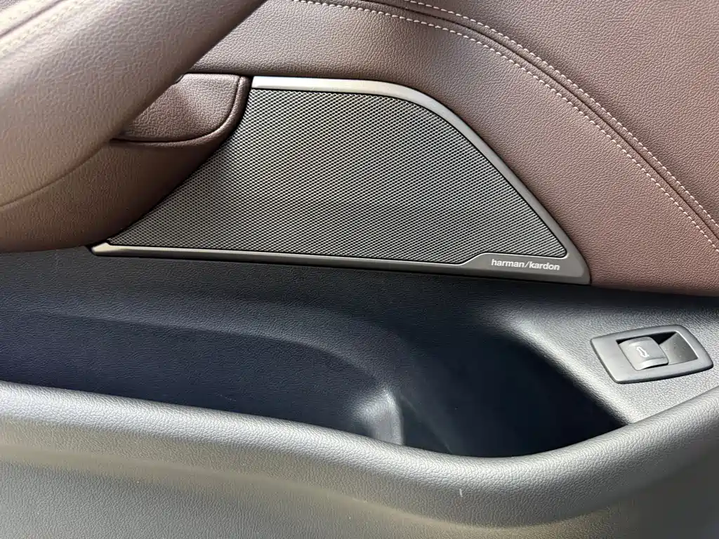 BMW 5 Series 2022 — фото 20