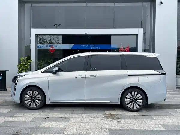 GAC Trumpchi E8 PHEV 2024