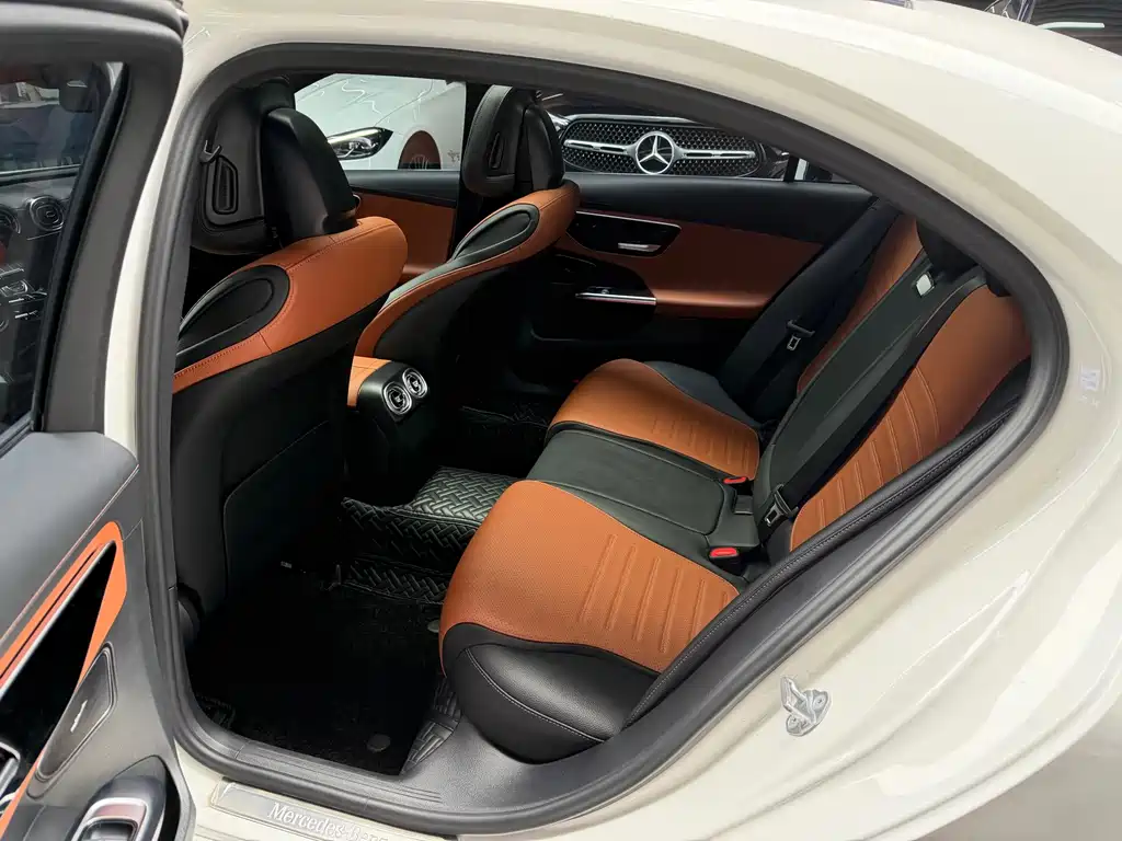 Mercedes-Benz C-Class 2022 — фото 9