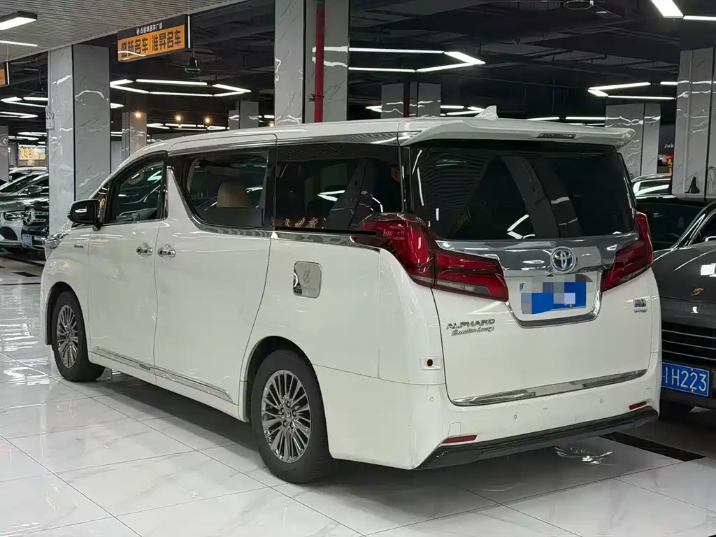 Toyota Alphard 2020 — фото 3