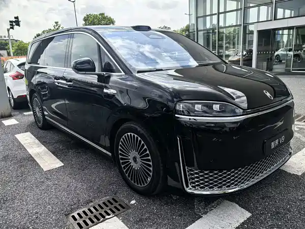 Luxeed V9 2026