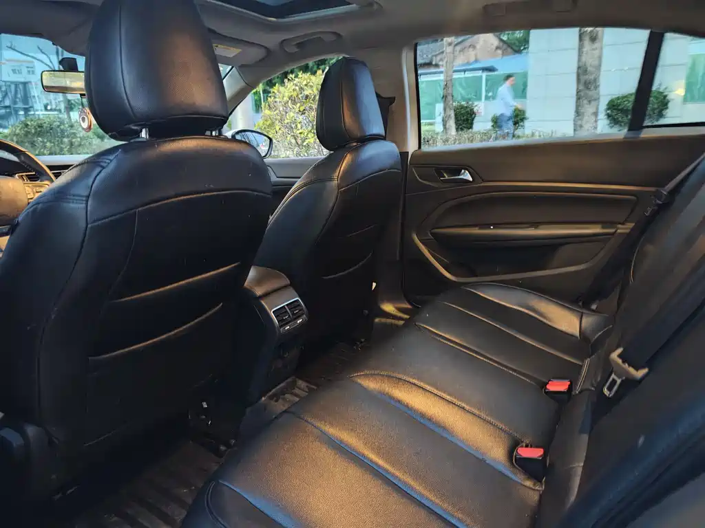 Peugeot 408 2018