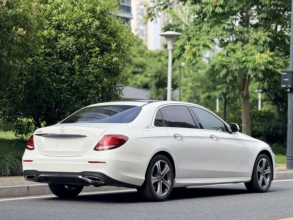 Mercedes-Benz E-Class 2020 — фото 6