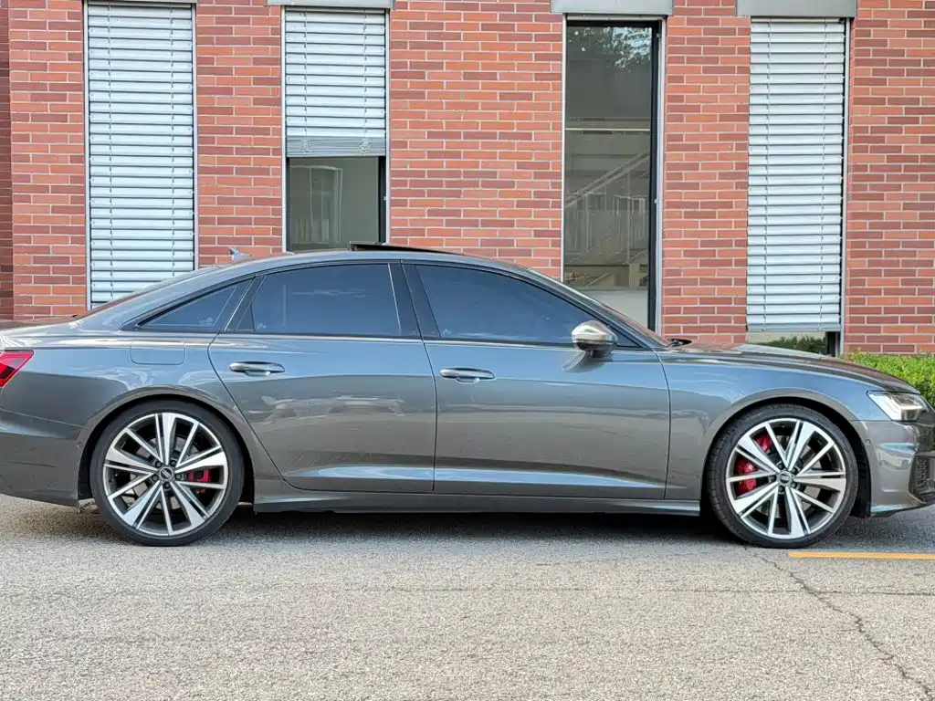 Audi S6 2023 — фото 12