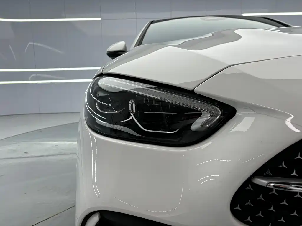 Mercedes-Benz C-Class 2023 — фото 16