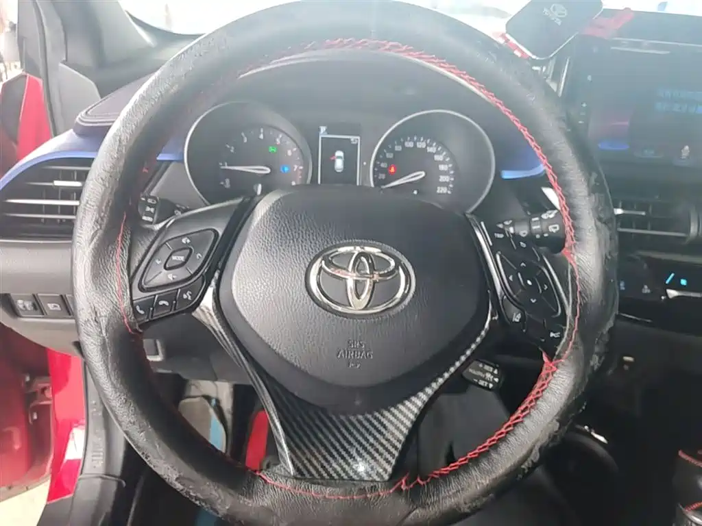 Toyota C-HR 2019 — фото 7