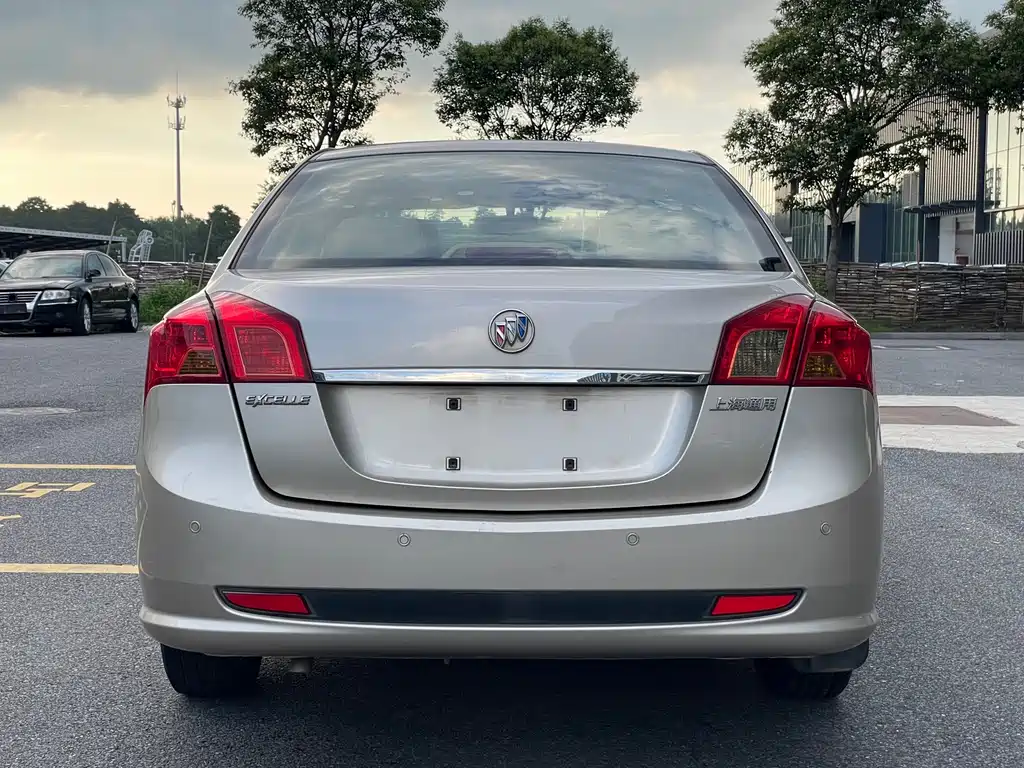 Buick Excelle 2013 — фото 11