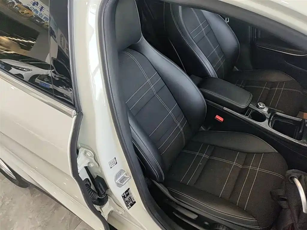 Mercedes-Benz GLA 2015 — фото 25