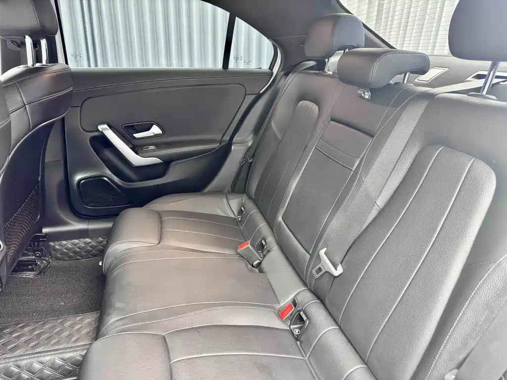 Mercedes-Benz A-Class 2019 — фото 11