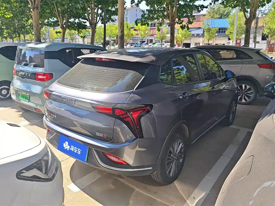 Neta V 2022