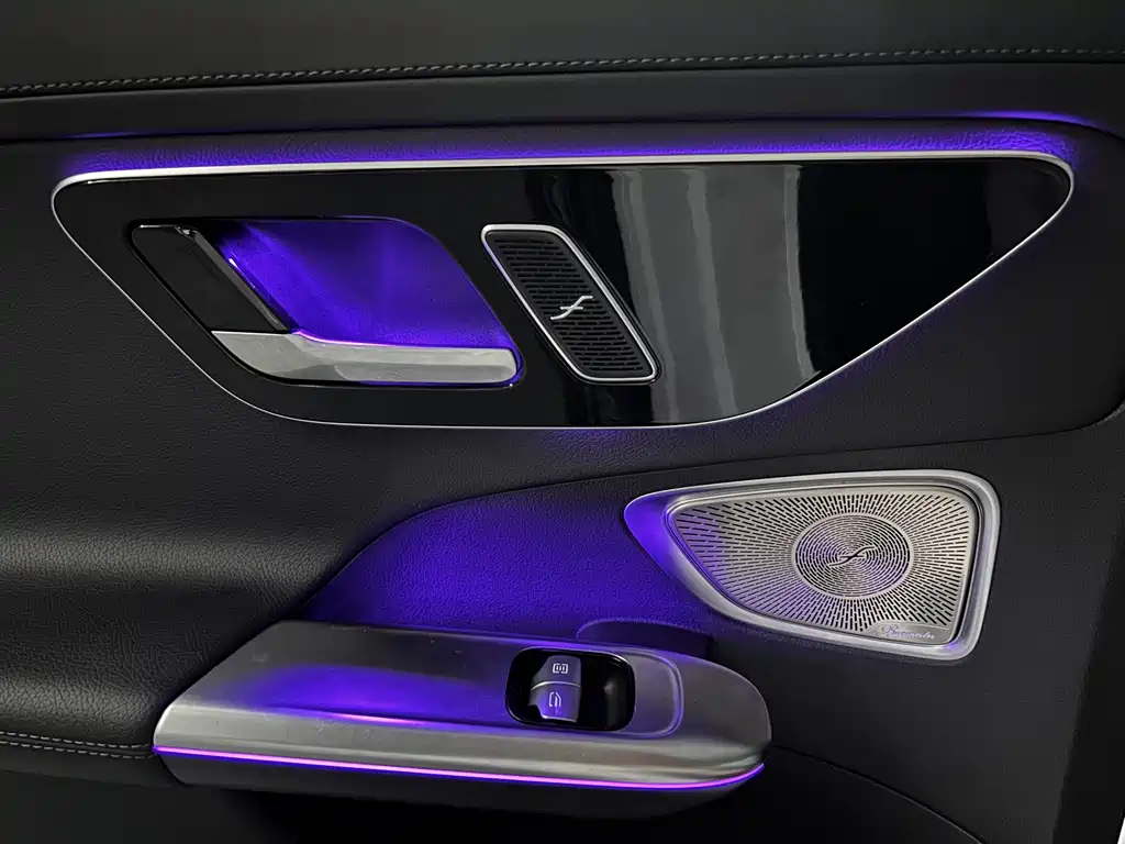 Mercedes-Benz C-Class 2024 — фото 14
