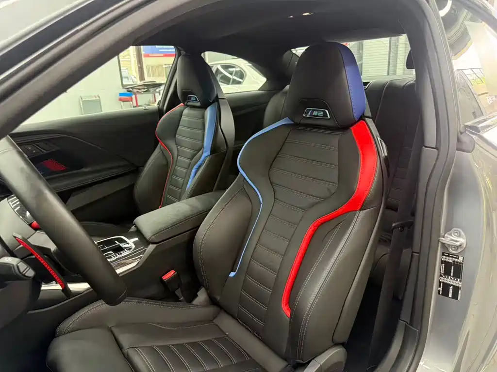 BMW M2 2025 — фото 10
