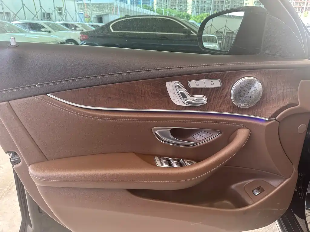 Mercedes-Benz E-Class 2020 — фото 17