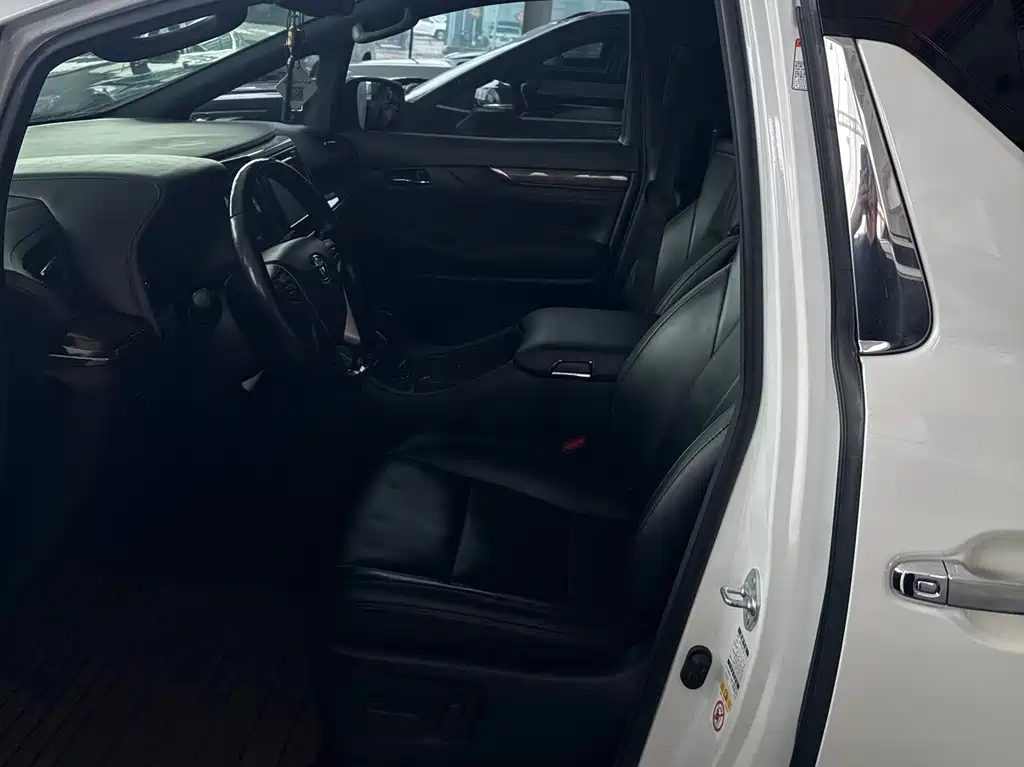 Toyota Alphard 2018 — фото 9