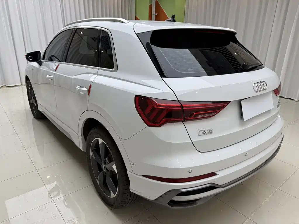 Audi Q3 2022 — фото 17