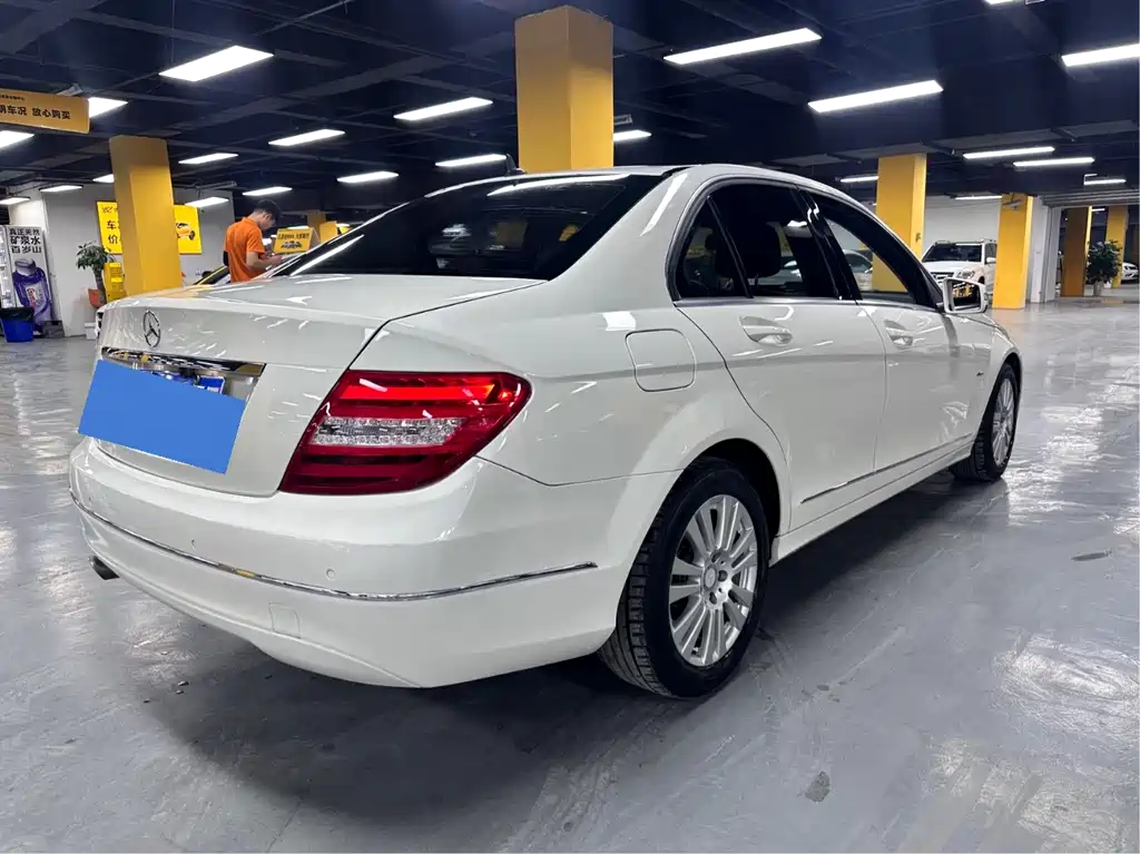 Mercedes-Benz C-Class 2012 — фото 13