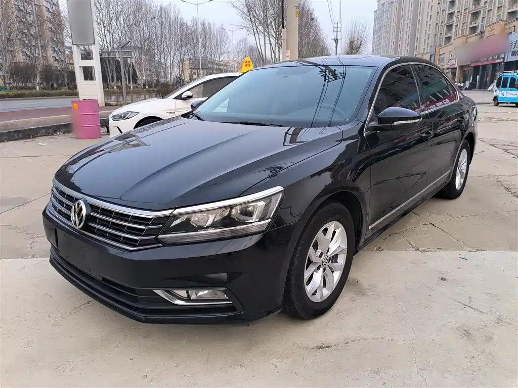 Volkswagen Passat 2017 — фото 1