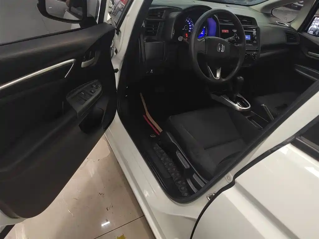 Honda Fit 2017 — фото 12